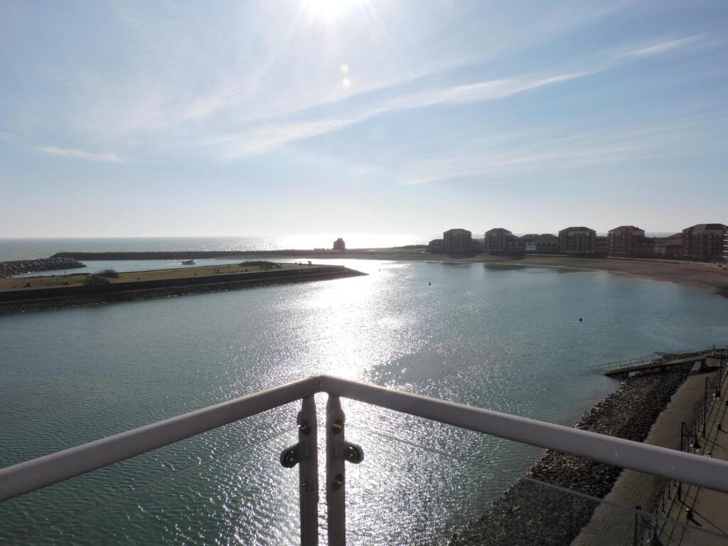 Apartment in Eastbourne, Midway Quay, Sovereign Harbour - View 2