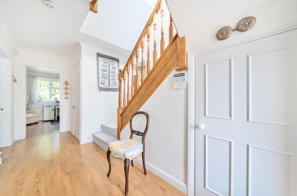 House in Waverley, Godalming - View 5