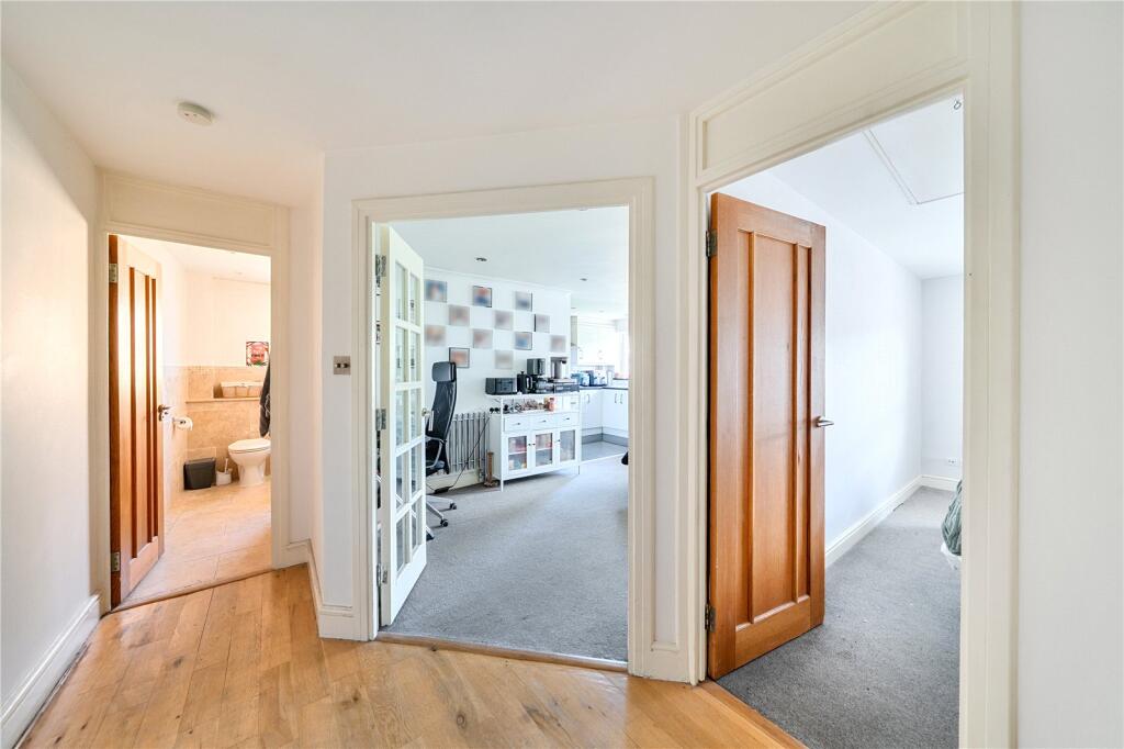 Apartment in London - More