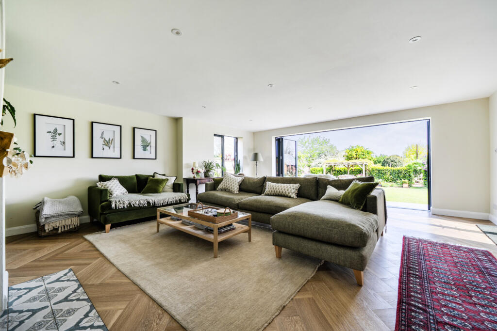 House in South Oxfordshire, Goring Heath - View 3