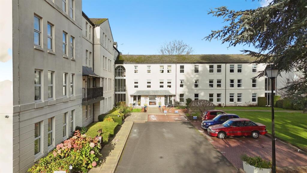 1-bed other on Binswood Avenue, Leamington Spa, £135,000