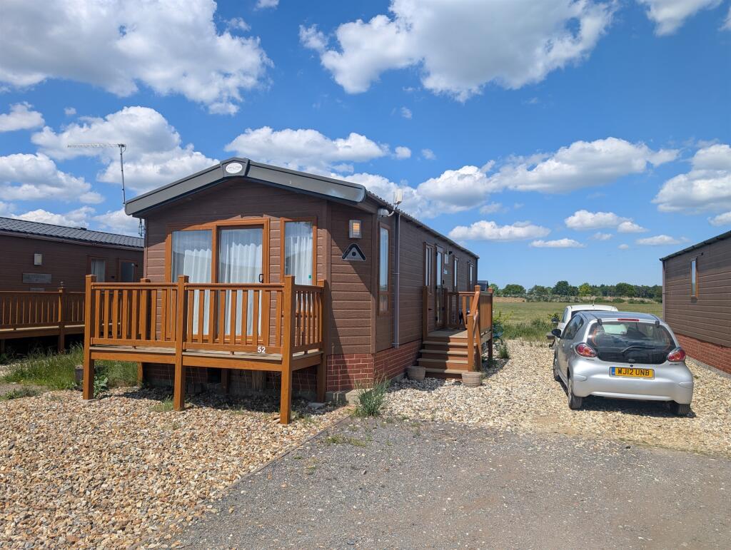 2-bed caravan on Pettaugh Road, Stonham Aspal, STOWMARKET, £80,000