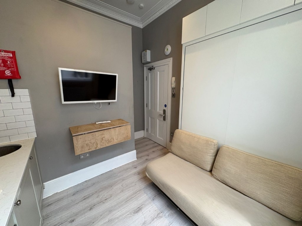 Studio flat for rent