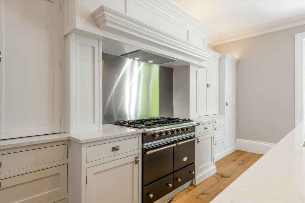 House in Tunbridge Wells, St James - More