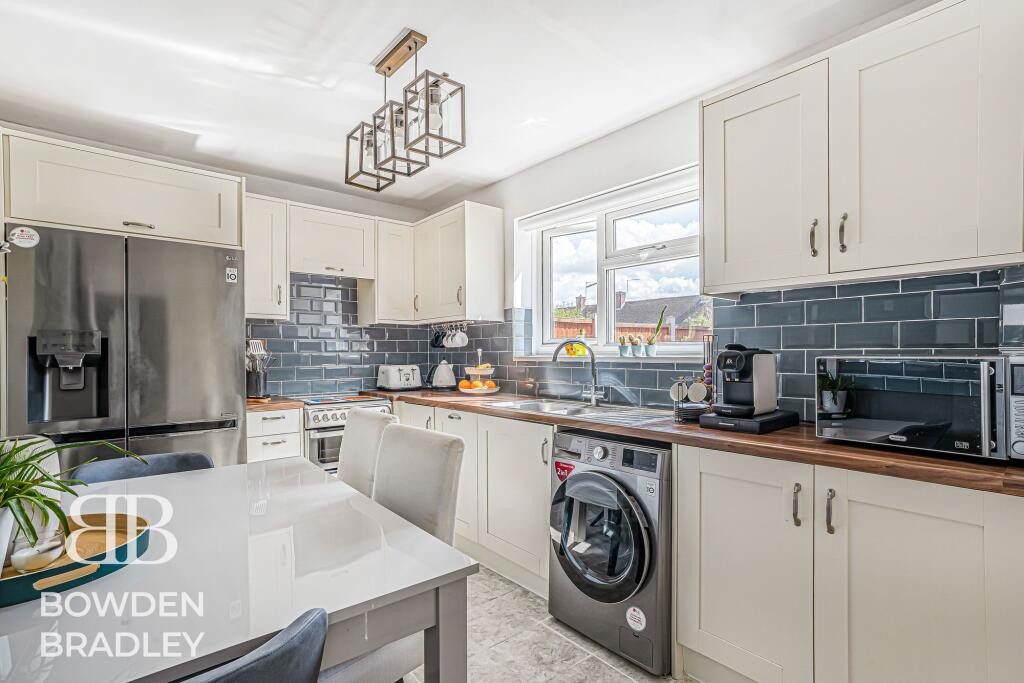 House in Epping Forest, Loughton - View 2
