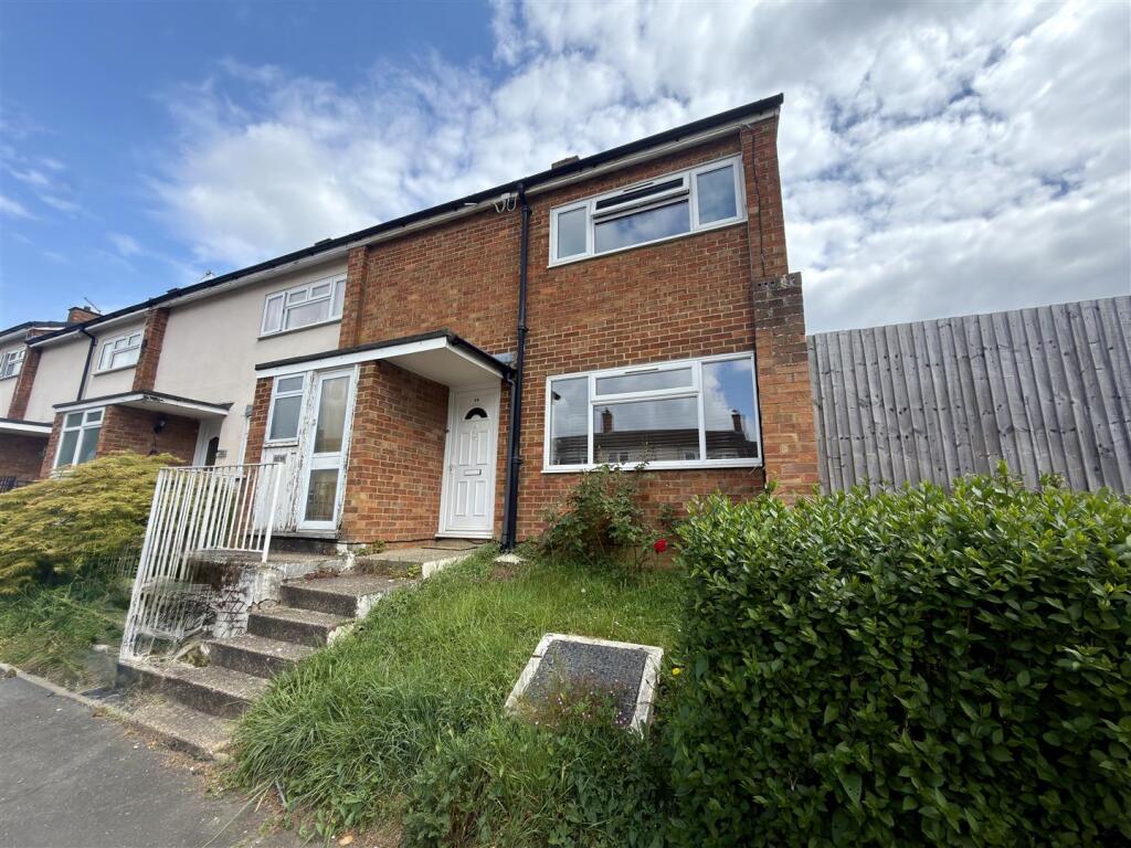 Main image of property: Hookfield, Harlow