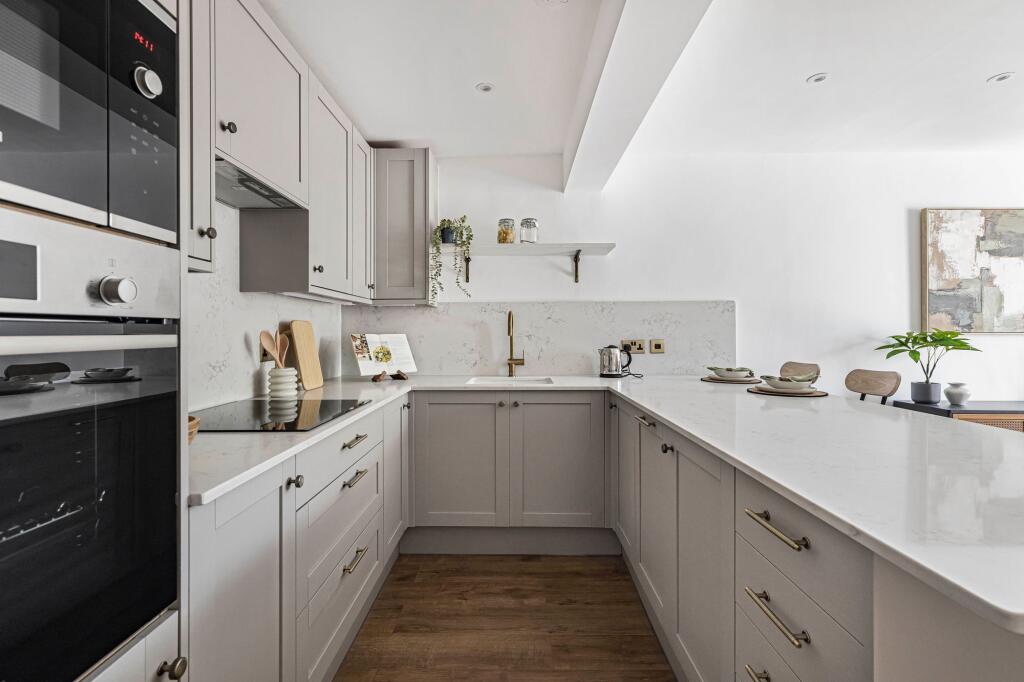 Apartment in London - View 2