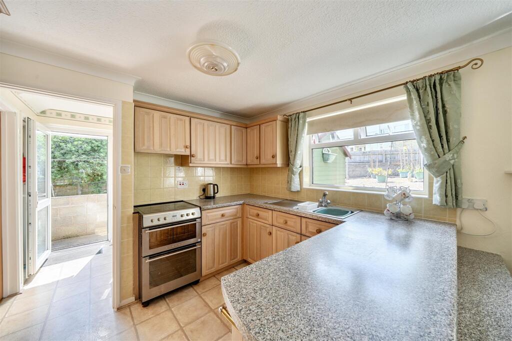 House in Radstock, Bath and North East Somerset - More