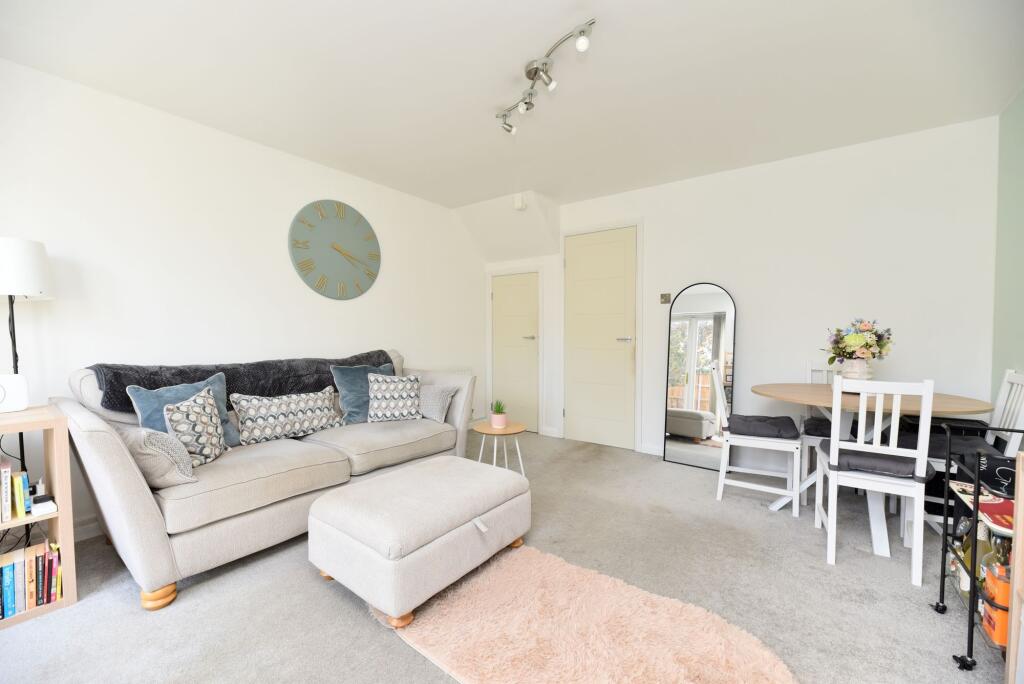 House in Biggleswade, Central Bedfordshire - More