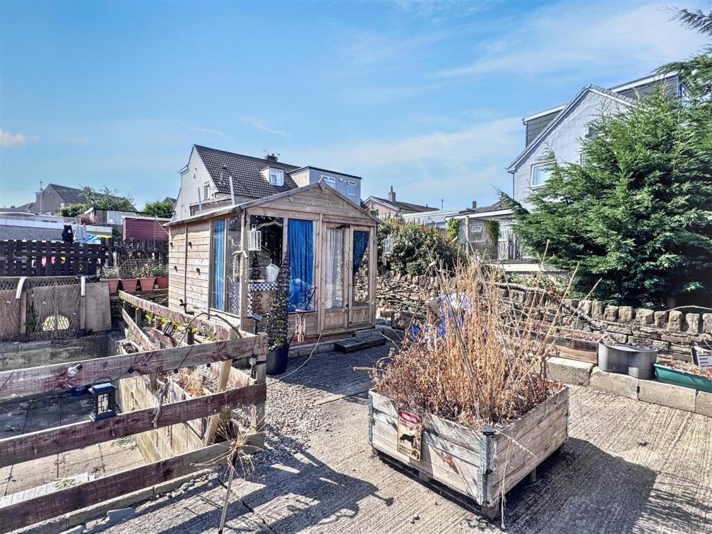 House in Bradford - View 4
