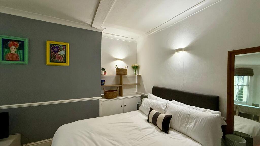Apartment in Hove - View 5