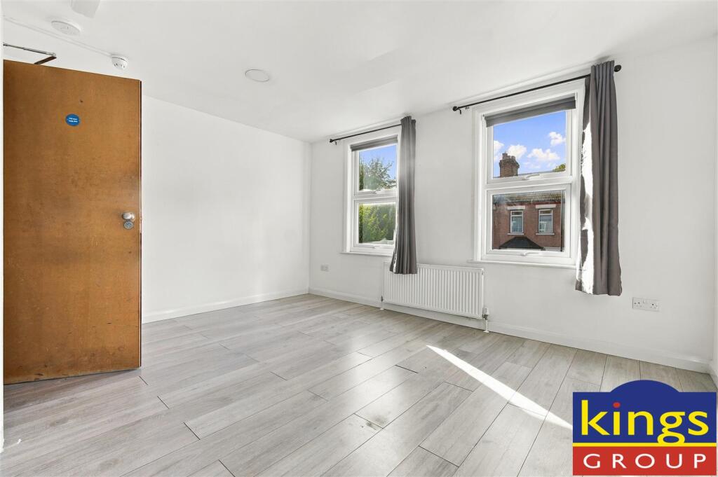 House in London - View 5