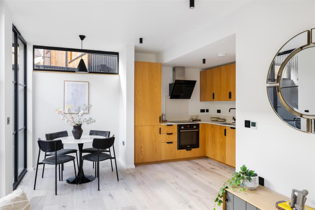 House in London - View 4