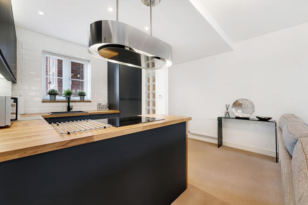 Apartment in Warrington - View 5