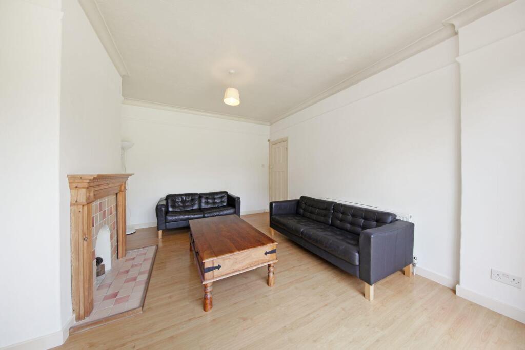 House in London, Burnt Ash, Grove Park - More