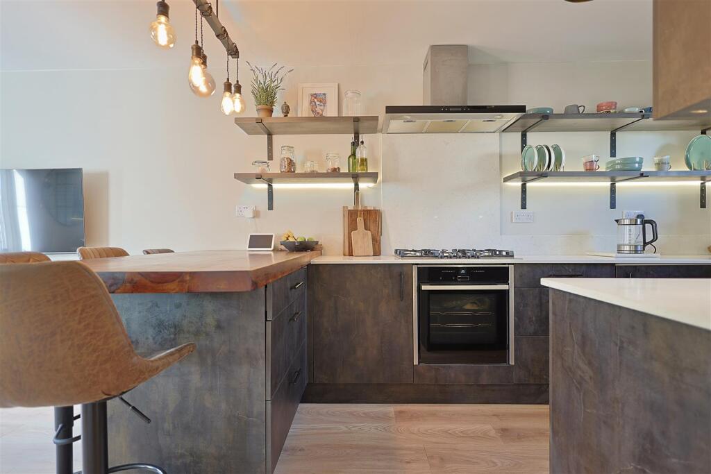 House in Gateshead, Teams - More