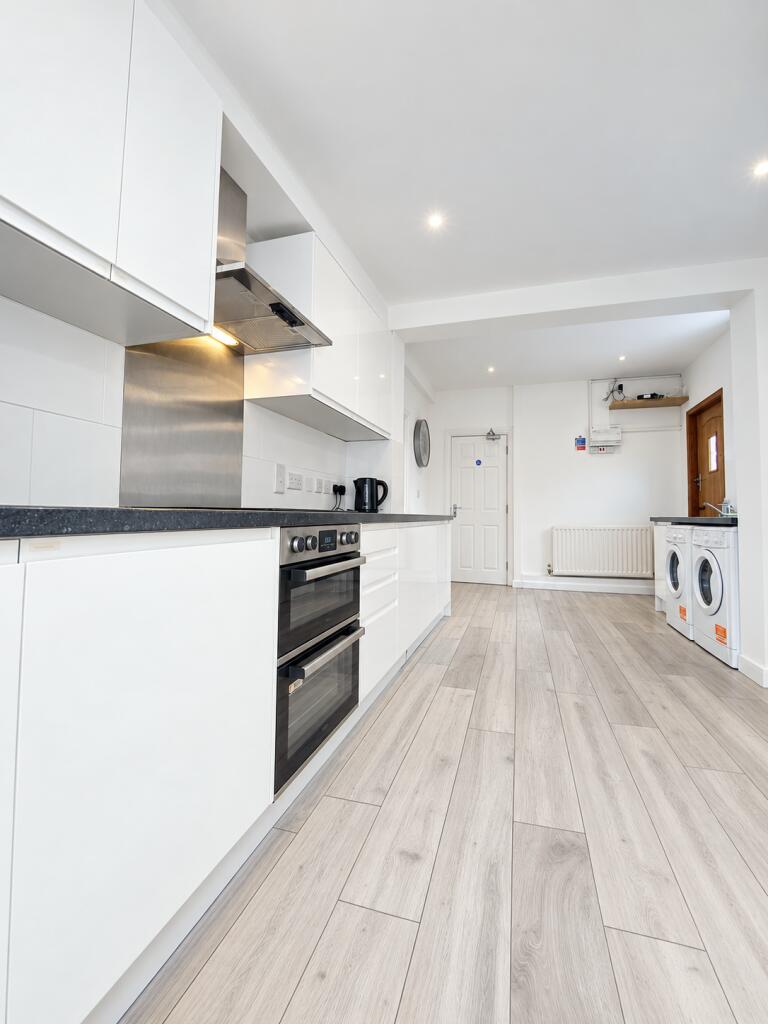 House in Peterborough, New Fletton - More