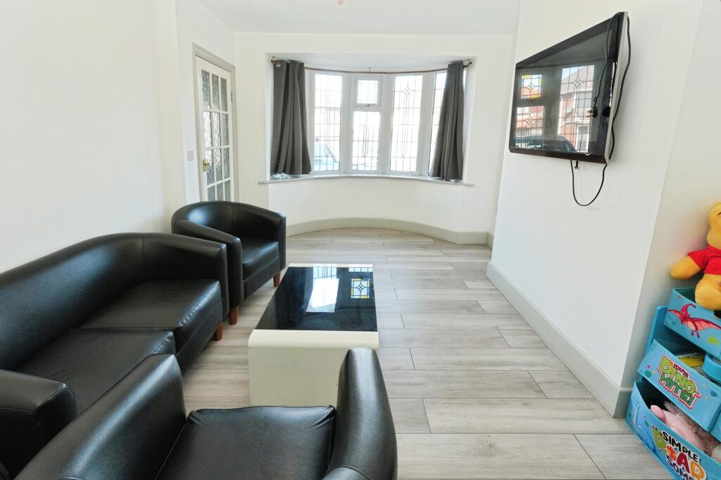 Birch Crescent, Oldbury, B69 photo 5