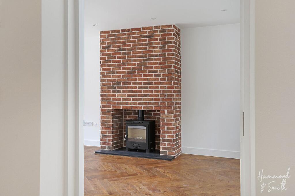 House in Uttlesford, Great Dunmow - More