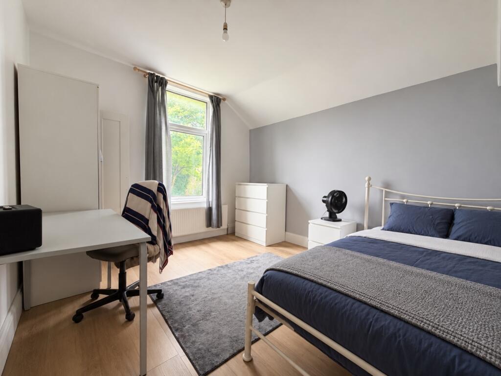 House in Cardiff, Maindy, Cathays - More