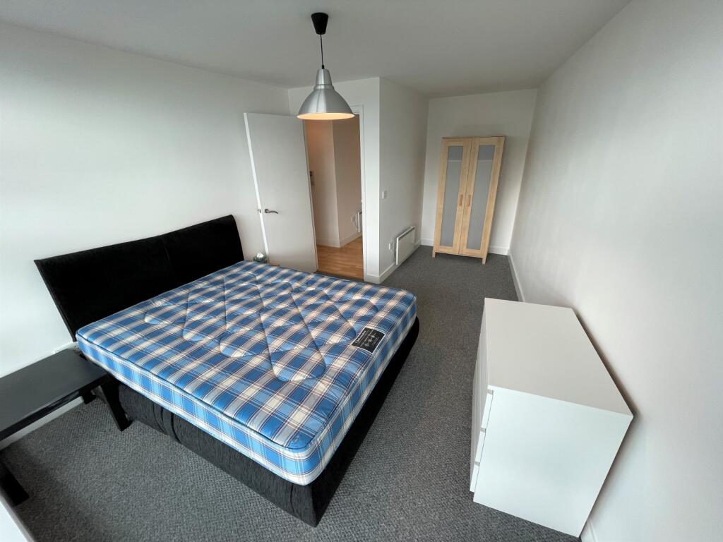 Apartment in Manchester - View 5