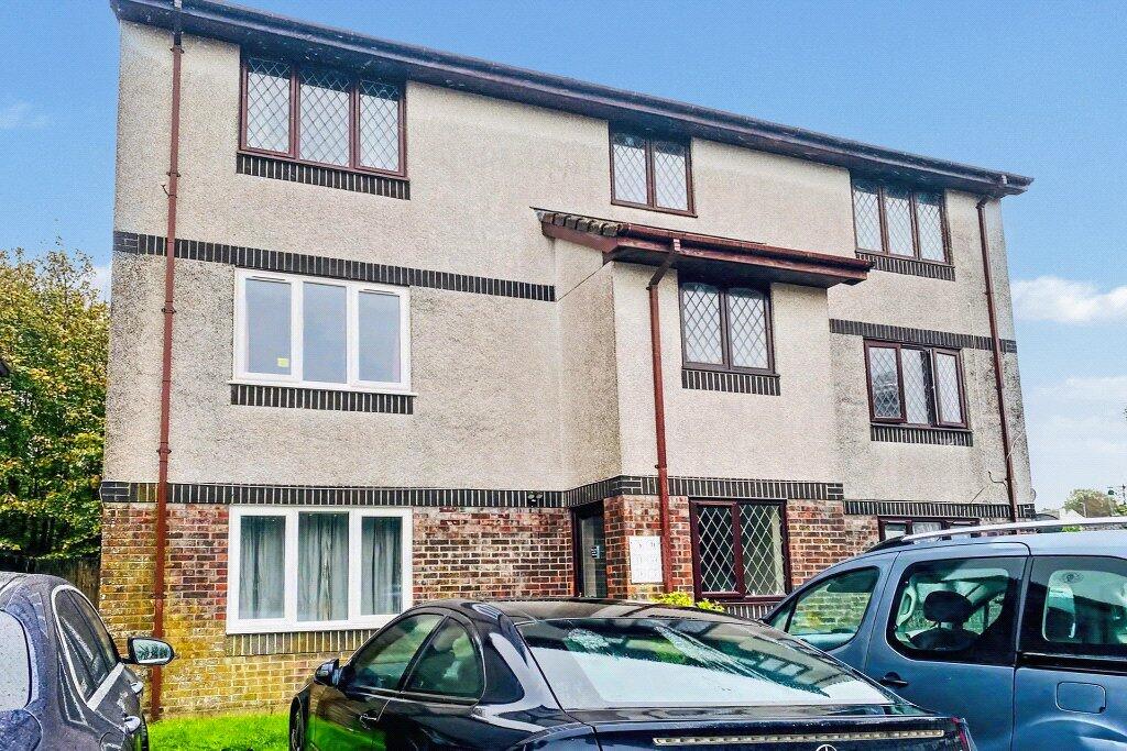 2-bed flat on Penlee Close, Callington, Cornwall, £79,950