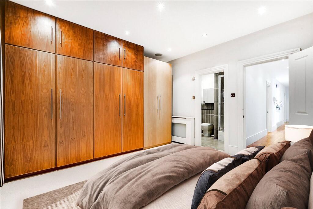 Apartment in London - View 5