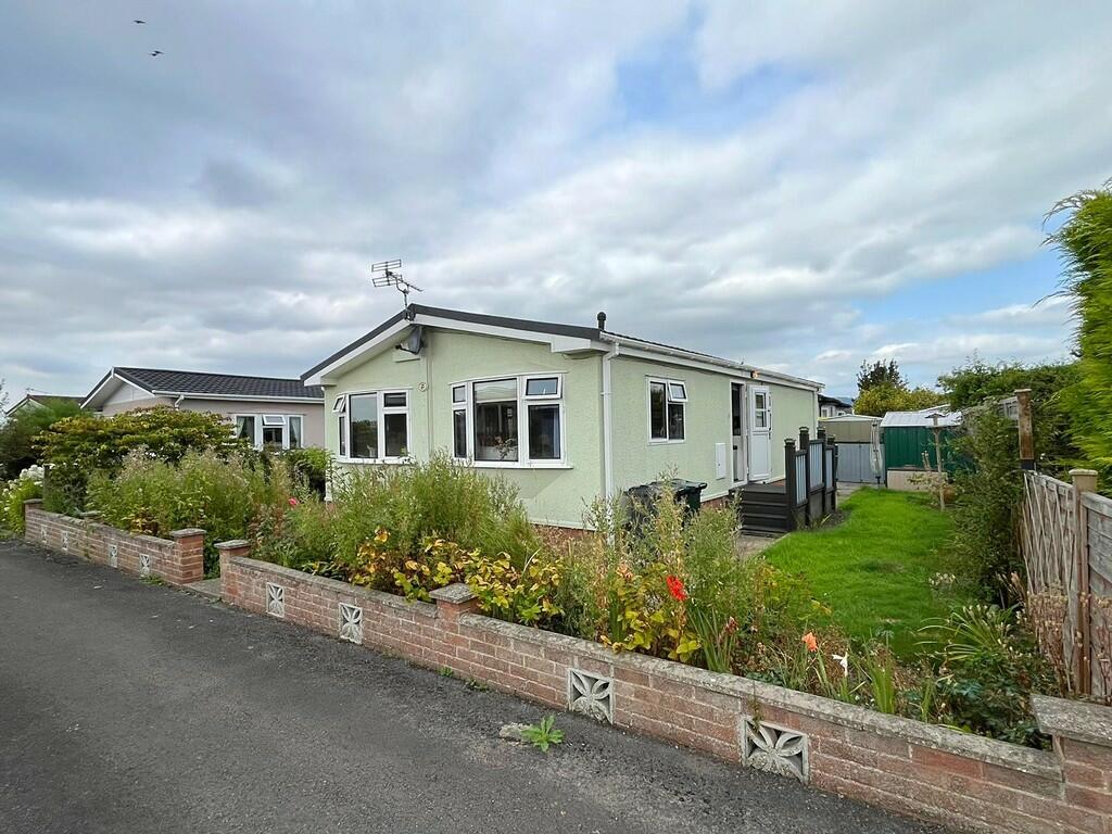 2-bed caravan on Three Counties Park , Upper Pendock, £130,000