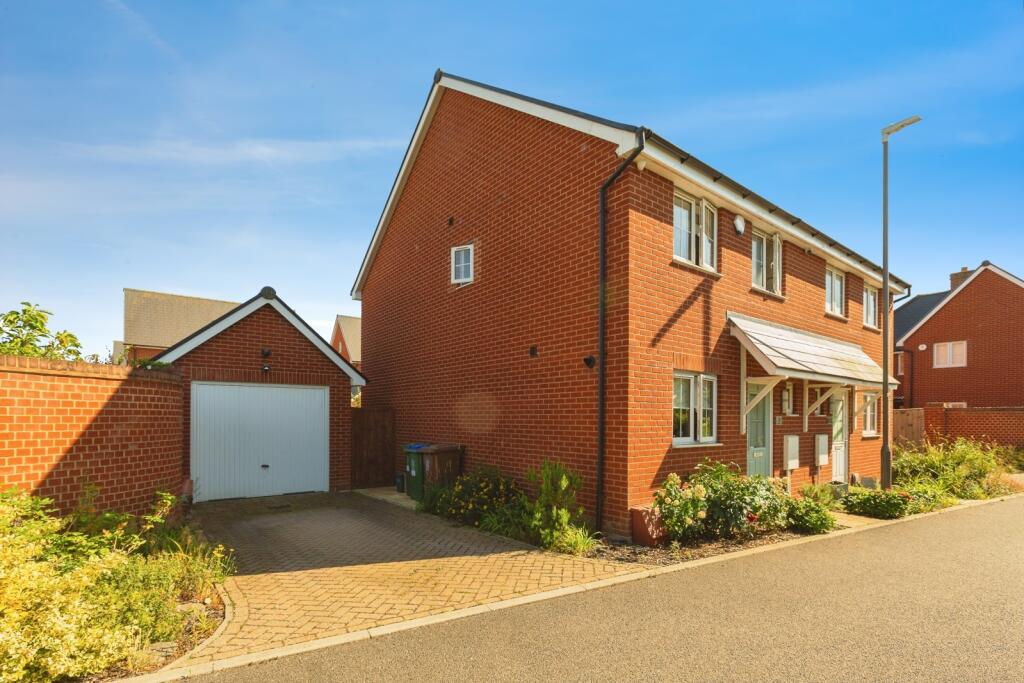 Main image of property: Engine Lane, Broughton, Aylesbury, Buckinghamshire, HP22
