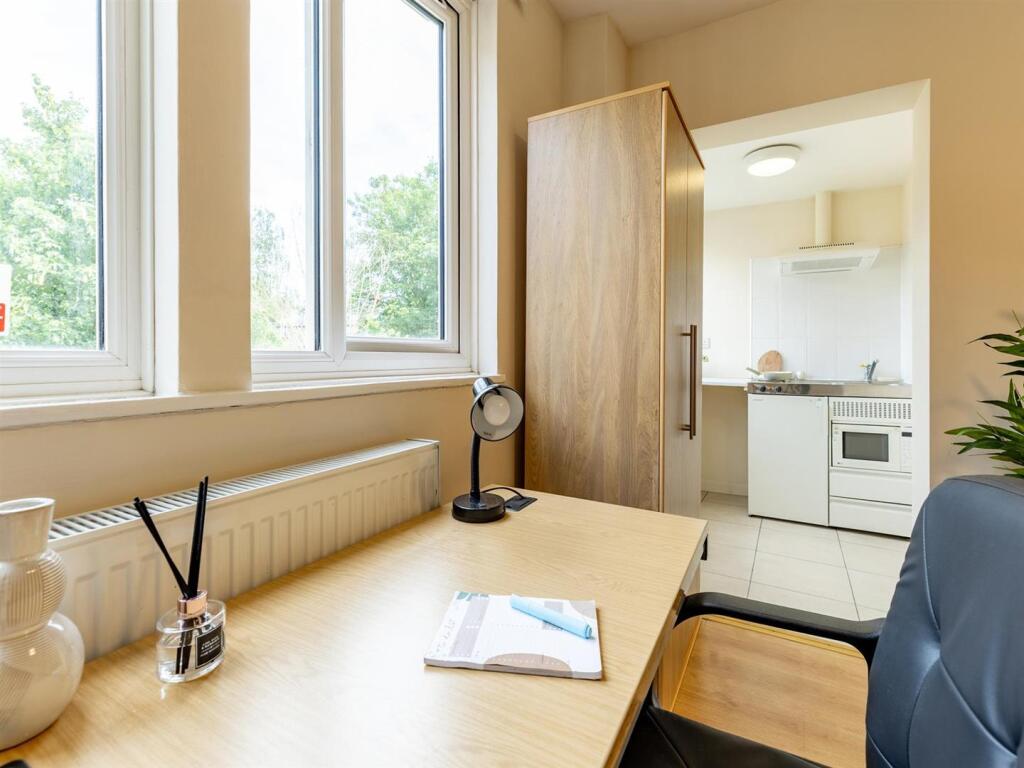 Studio flat for rent