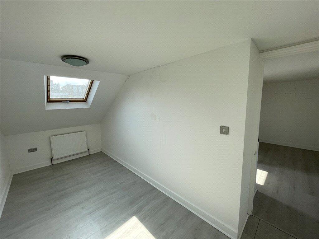 Apartment in Luton - More