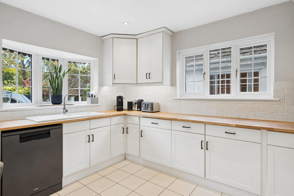 House in Little Marlow, Buckinghamshire - View 5
