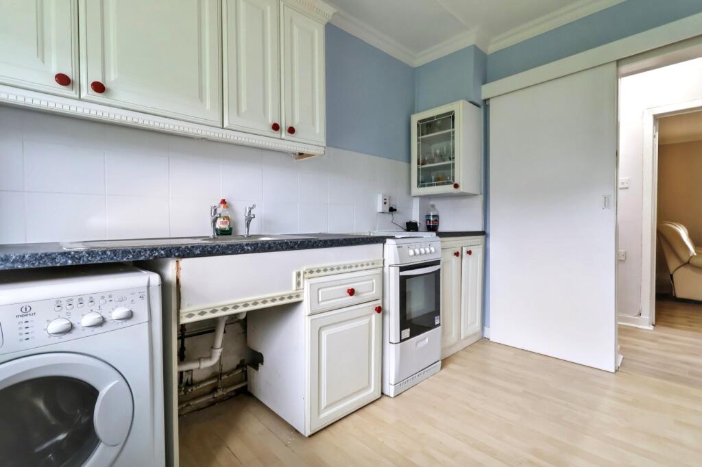 Apartment in Glasgow, Drumchapel - More
