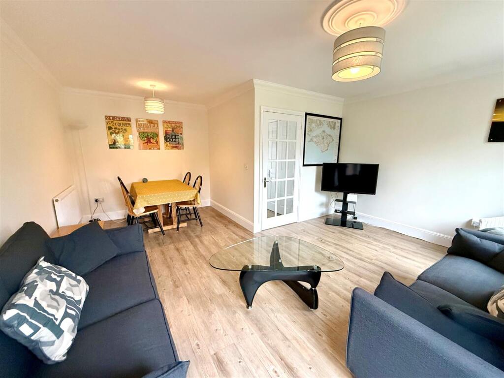 House in Totland, Colwell Bay - View 3