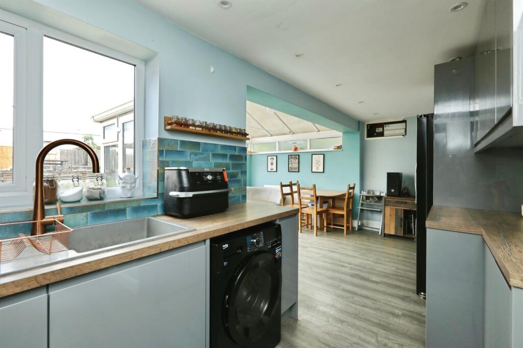 House in Rotherham, Dinnington St. John's - View 4