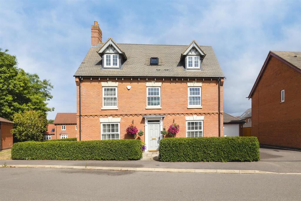 5-bed detached on Frances Way, Ibstock, LE67, £610,000