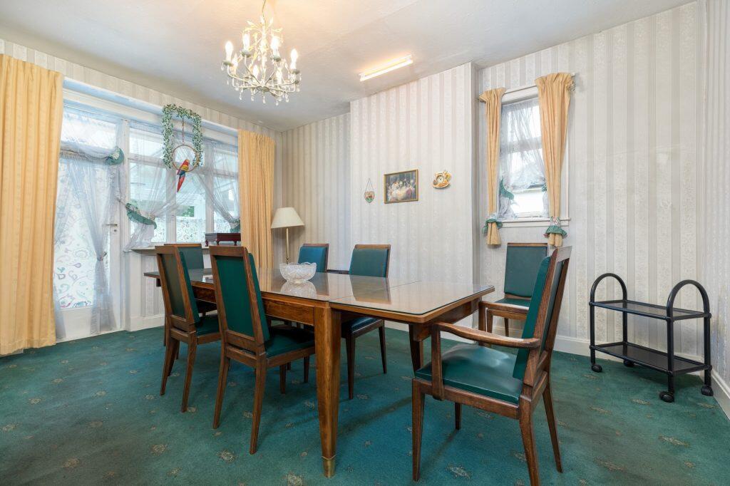 House in Glasgow, East Renfrewshire - More