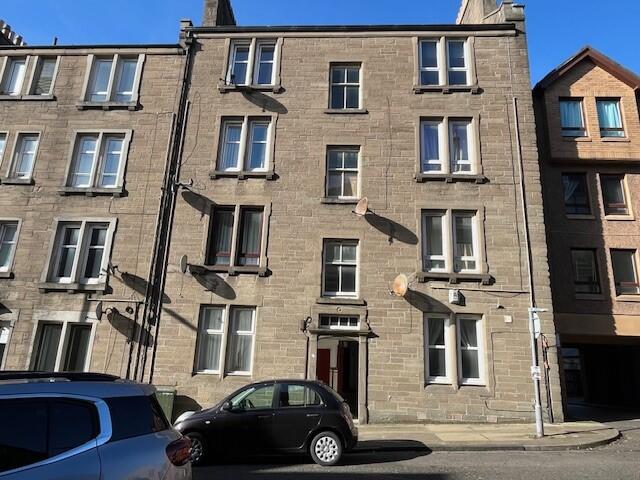Main image of property: 3/1, 4 Cunningham Street, Dundee DD4 6QR