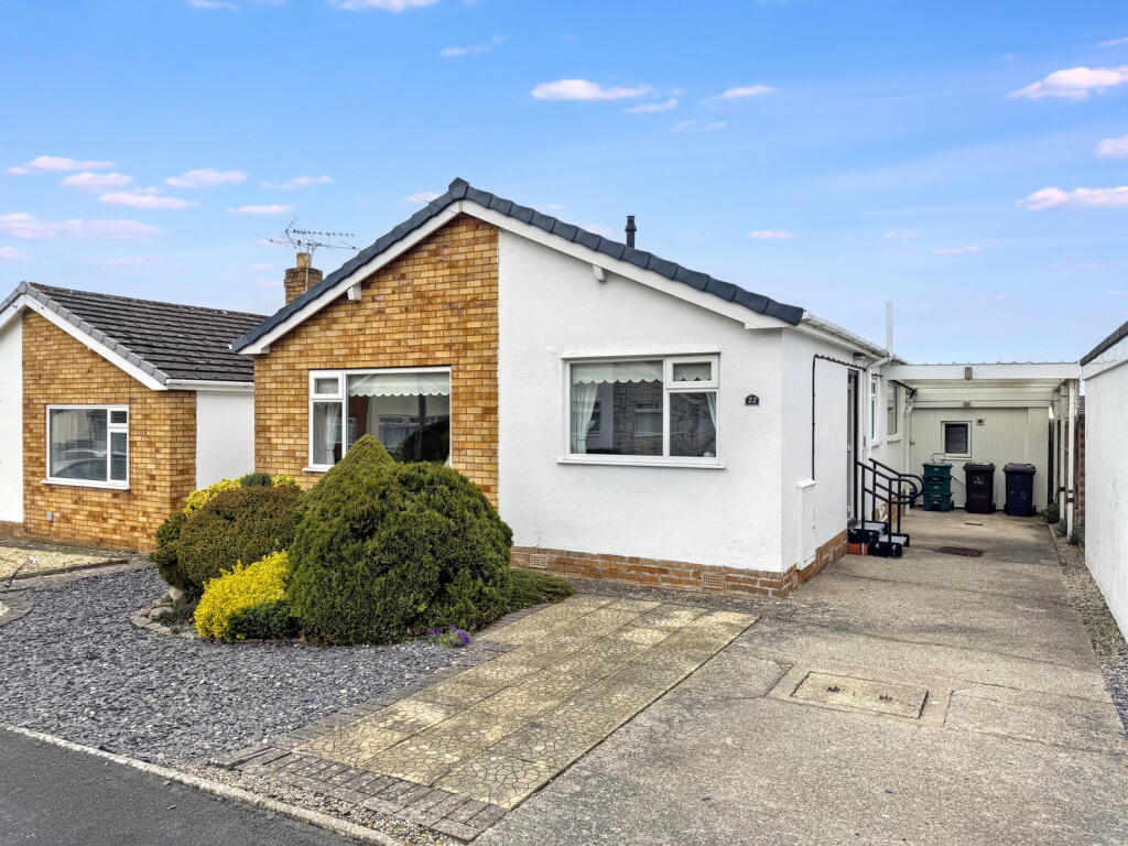 Main image of property: Lon Derw, Abergele, LL22 7EA