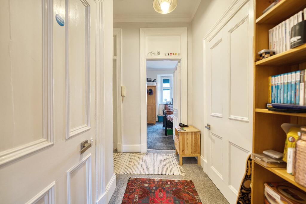 Laurel Place, Thornwood, Glasgow photo 2