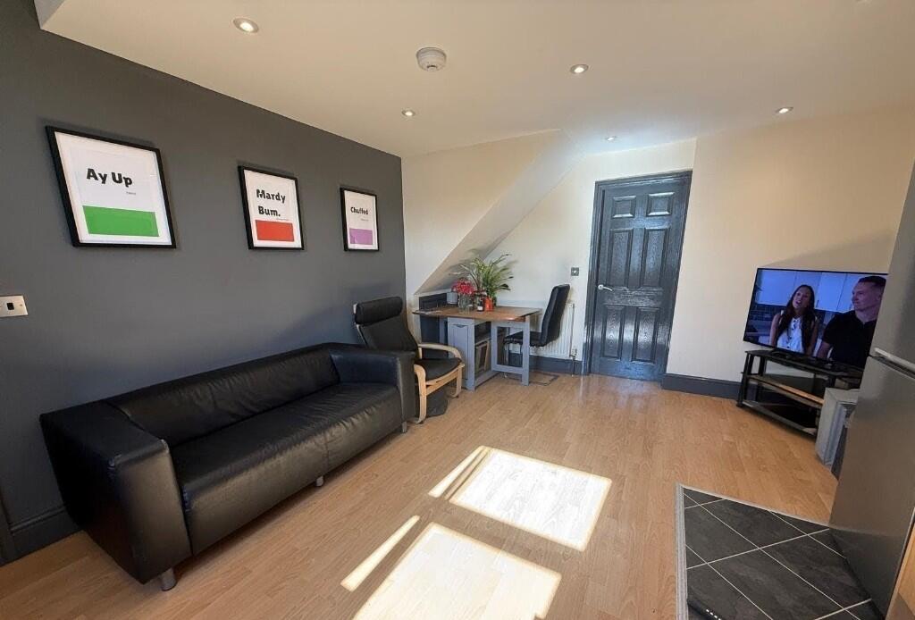 Main image of property: 353A Ecclesall Road - STUDENT PROPERTY- From 01/07/26 until 27/06/27