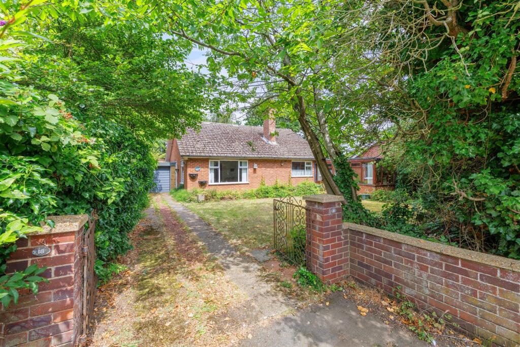 3-bed semi-detached on The Uplands, Beccles, £230,000