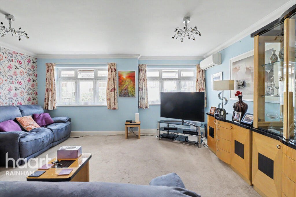 House in Romford - View 5