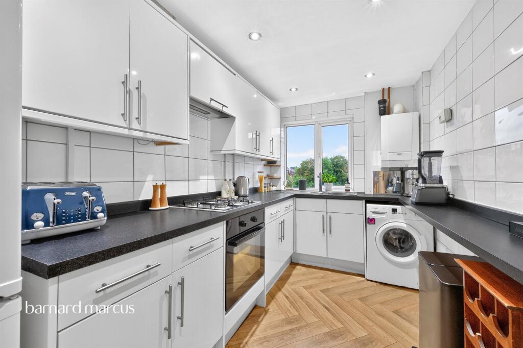 Apartment in London, Royal Borough of Kingston upon Thames - View 5