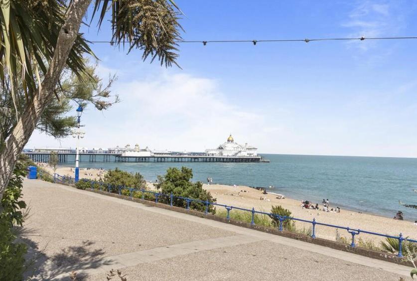 Apartment in Eastbourne, Seaside, Roselands - View 4