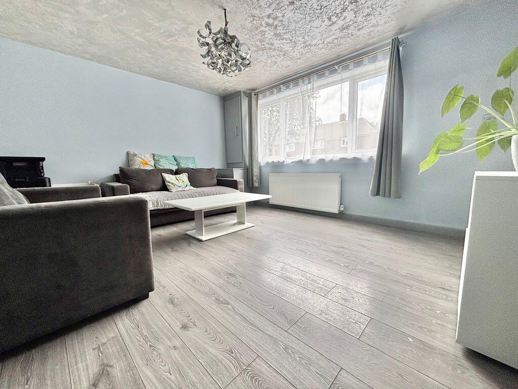 House in Birmingham, West Midlands - More