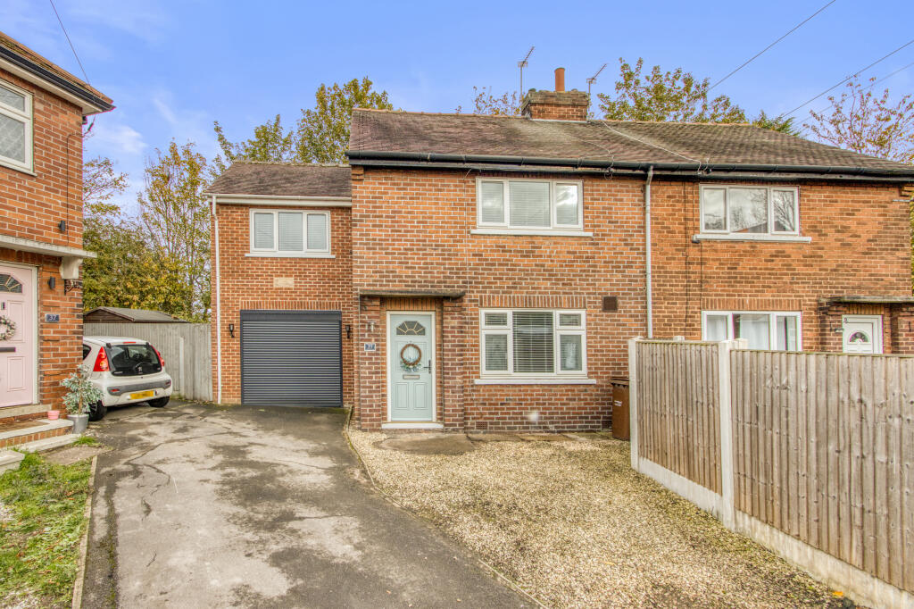 3-bed semi-detached on Brooklands Road, Wakefield, WF2, £200,000