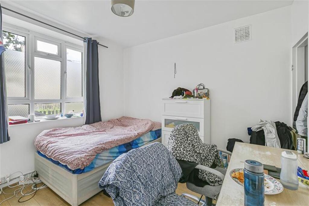 Lancaster Court, Darlan Road, SW6 photo 3
