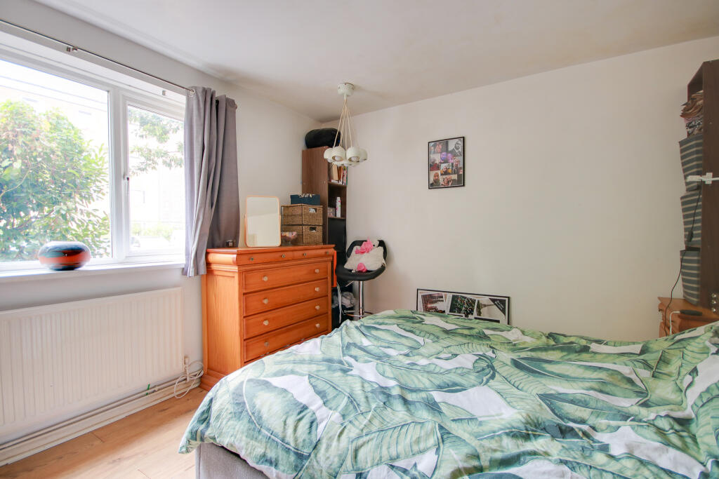 Apartment in Southampton - View 5