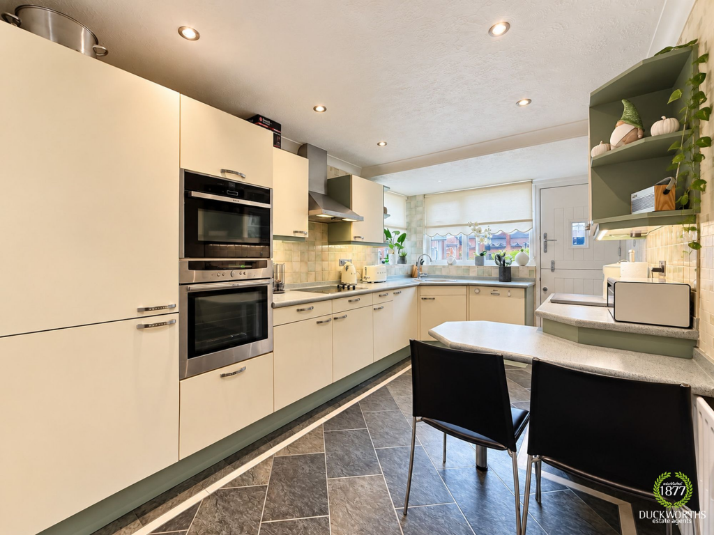Queens Road, Accrington, BB5 photo 5
